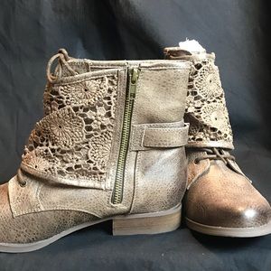 Not Rated Shoes - BRAND NEW - Brown ankle booties Not Rated Shoes - BRAND NEW - Brown ankle booties